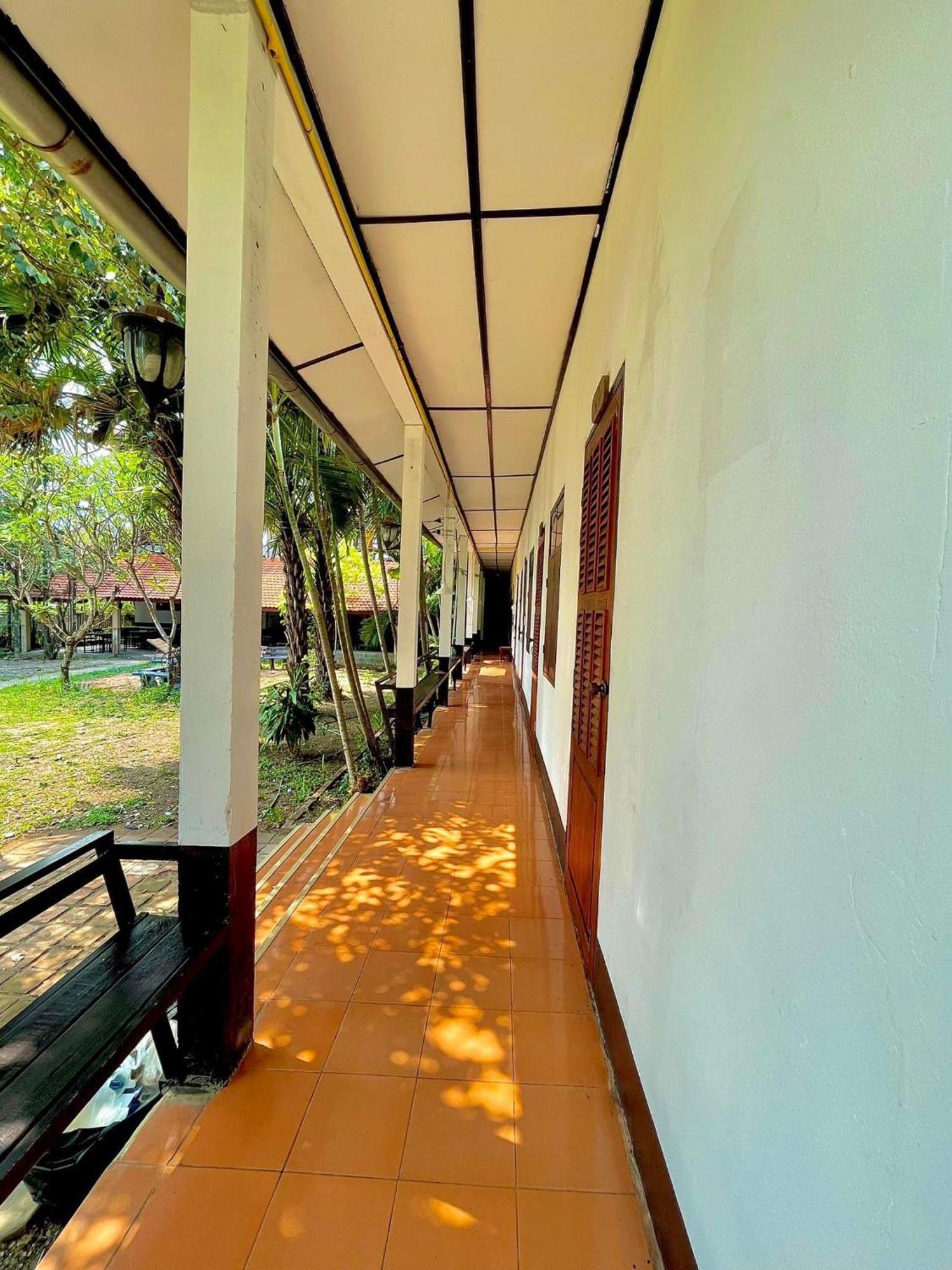 Thakhek Travel Lodge Extérieur photo