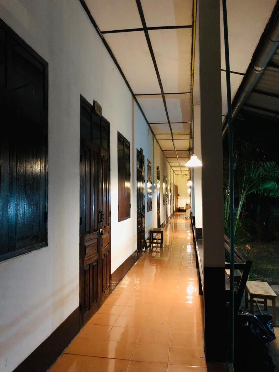 Thakhek Travel Lodge Extérieur photo